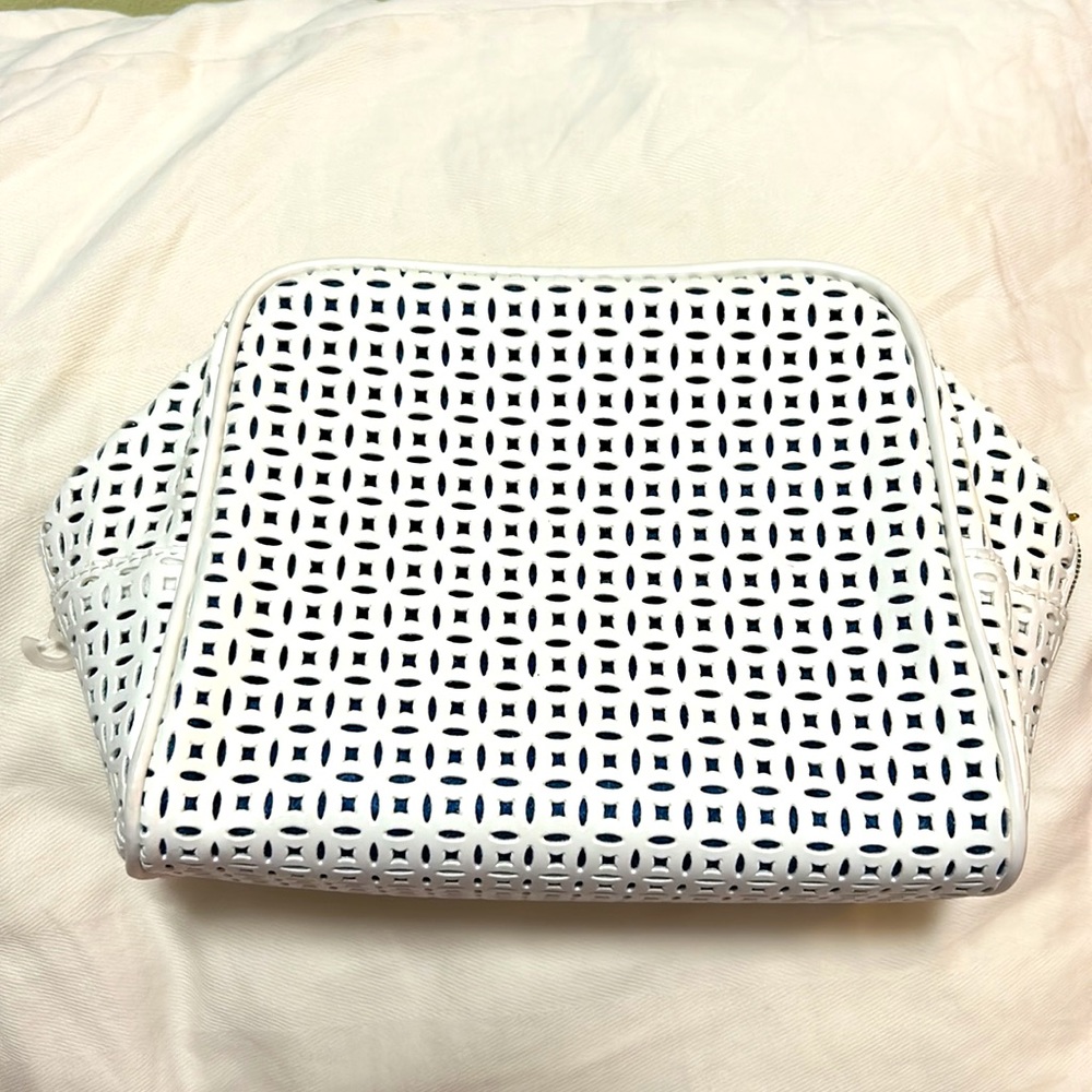 Estee Lauder BNWT MAKEUP POUCH